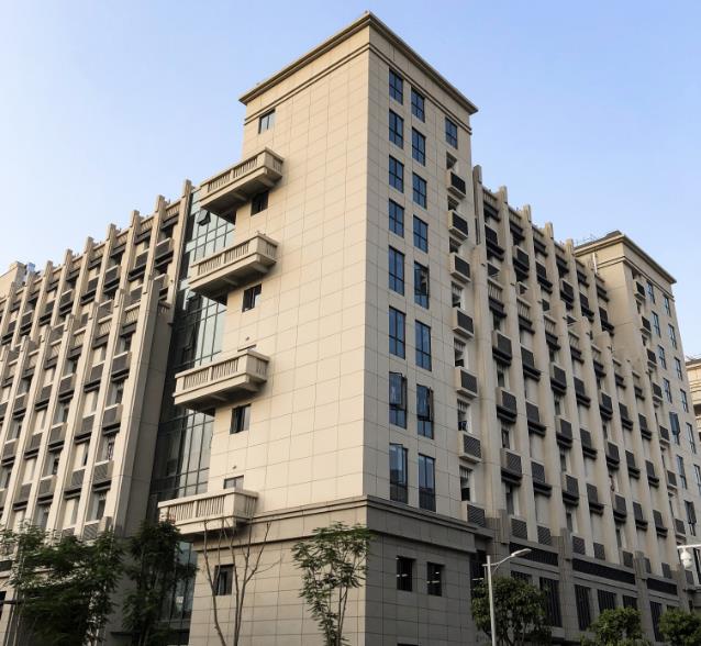 真石漆罩光面漆泛白怎么辦？